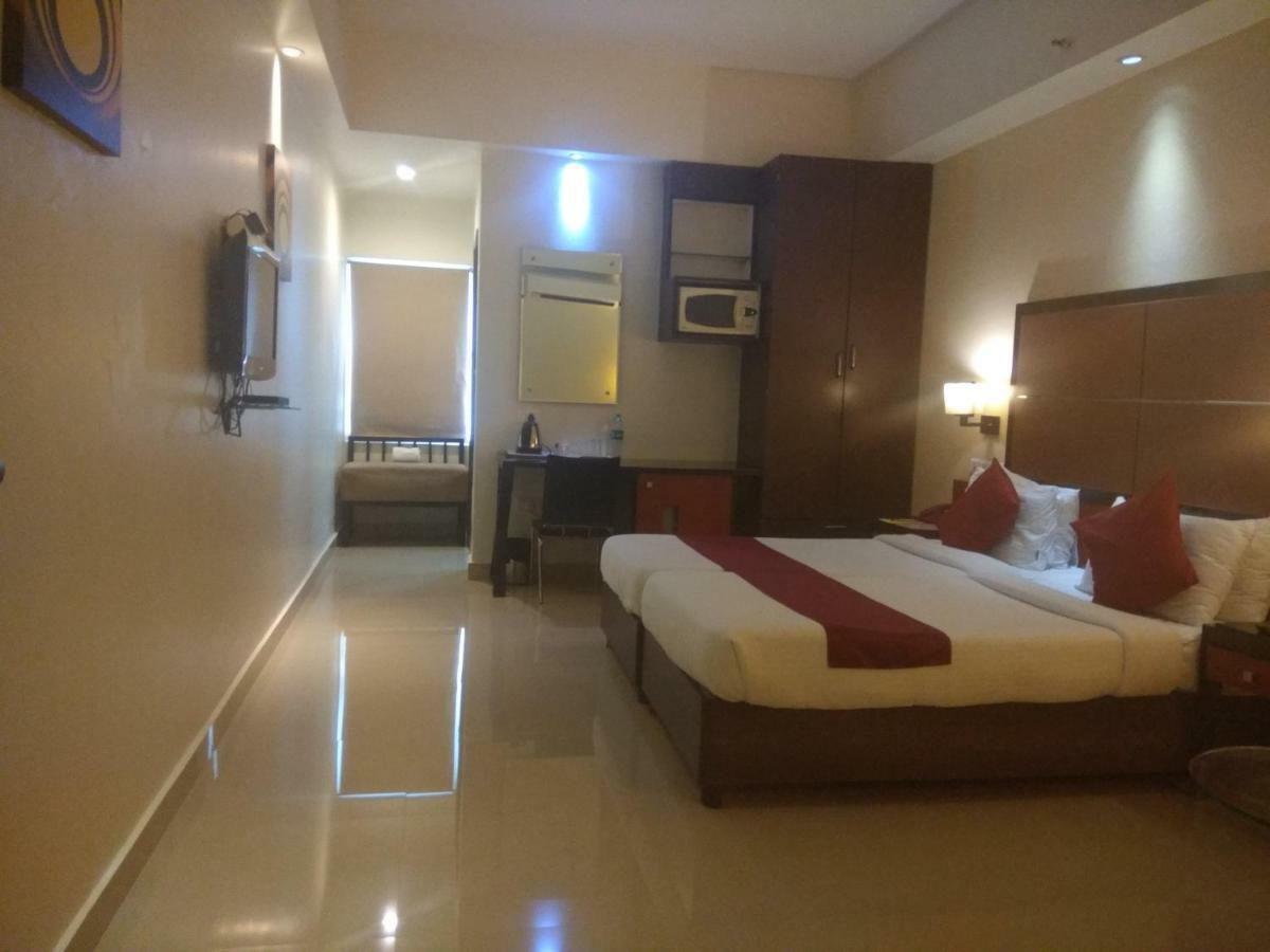 Hotel Kens Хайдарабад Экстерьер фото